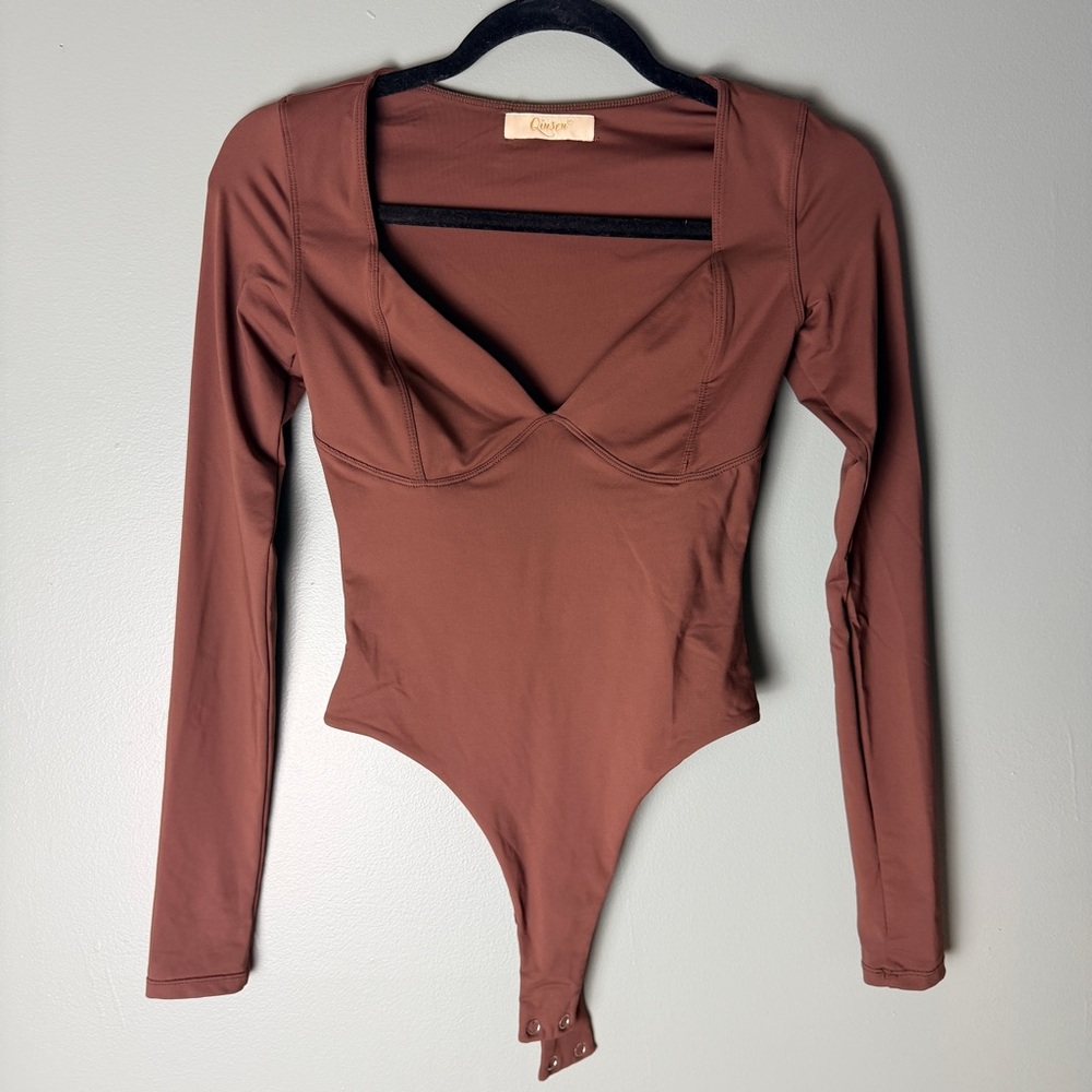 NWOT Quisen Women’s Shapewear Bodysuit XS Chocolate Brown V-Neck Thong Body Suit